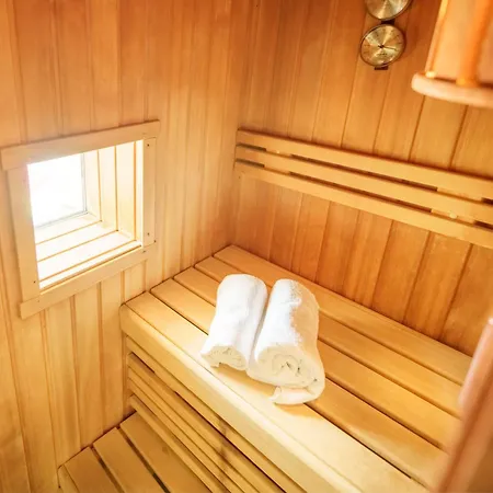 Penthouse Mit Whirlpool, Sauna, Dachterrasse Und Schwedenofen, Air-condition Hotell Altötting