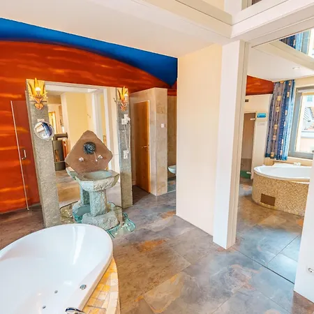 Penthouse Mit Whirlpool, Sauna, Dachterrasse Und Schwedenofen, Air-condition