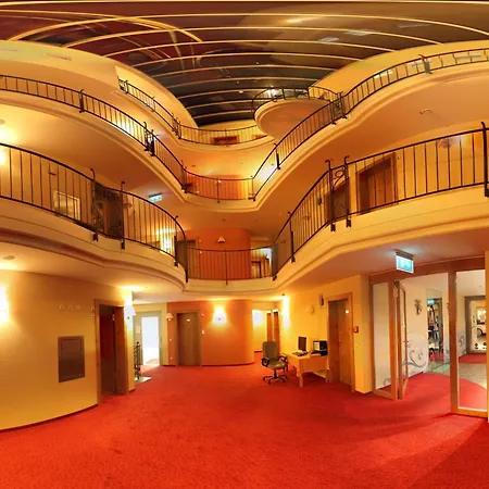 Penthouse Mit Whirlpool, Sauna, Dachterrasse Und Schwedenofen, Air-condition, Lift Ins Hallenbad *